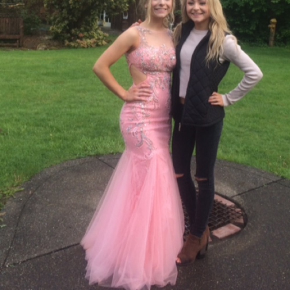 Prom dress - Picture 2 of 3